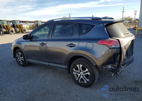 2017 Toyota Rav4 Le z USA, uszkodzony, nr VIN JTMZFREV6HJ128134